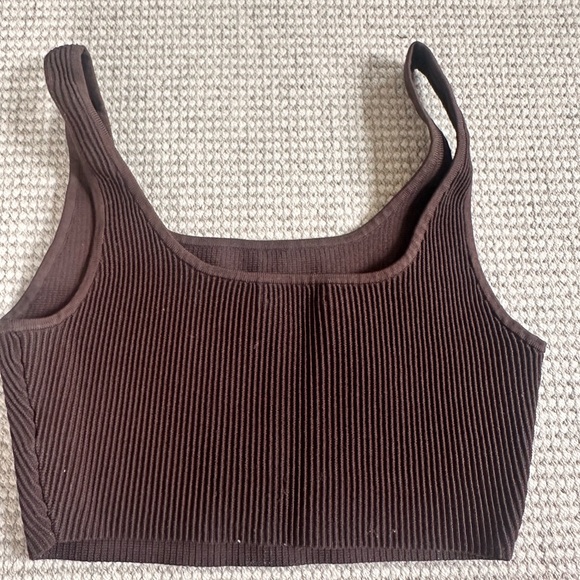 Women’s Aritzia Babaton Sculpt Knit Squareneck Cropped Tank - Picture 4 of 4